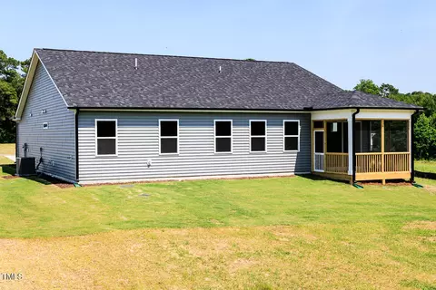 Exterior - 207 Golfview Ave, Benson, NC 27504 photo 4 of 4