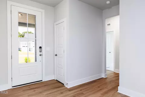 Entry Way - 207 Golfview Ave, Benson, NC 27504 photo 2 of 4
