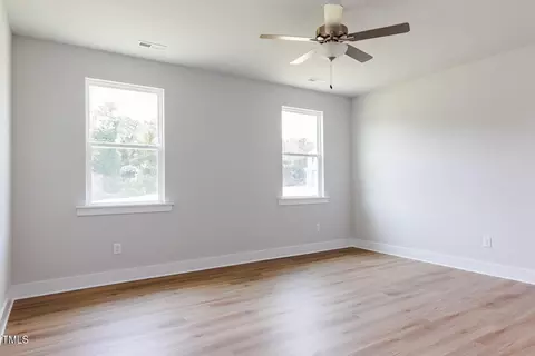 Bedroom - 207 Golfview Ave, Benson, NC 27504 photo 1 of 6