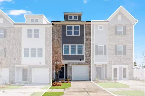 1917 Fishamble St, Fuquay Varina, NC 27526
