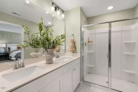 Bath - 176 Kobus Ct, Garner, NC 27529 photo 2 of 3