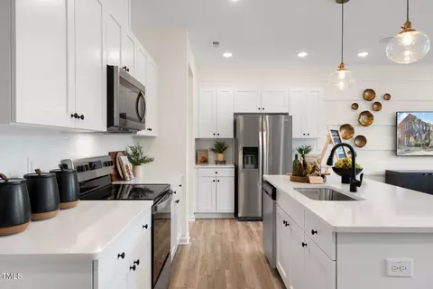 Kitchen - 176 Kobus Ct, Garner, NC 27529 photo 2 of 4
