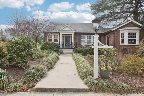 411 Circle Dr, Burlington, NC 27215