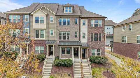 556 Village Loop Dr, Apex, NC 27502