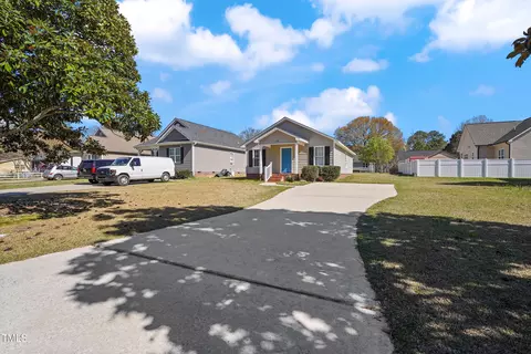 615 S Orange Ave, Dunn, NC 28334 photo 4