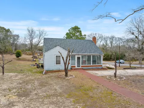 607 Henderson St, Hamlet, NC 28345 photo 3