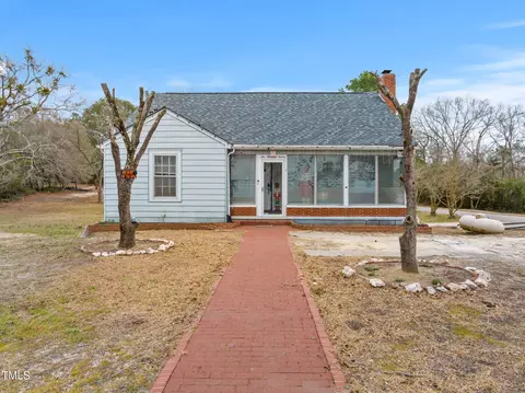 607 Henderson St, Hamlet, NC 28345