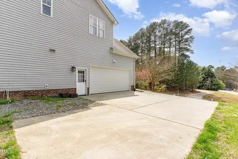 Exterior - 101 Lager Ln, Garner, NC 27529 photo 6 of 9