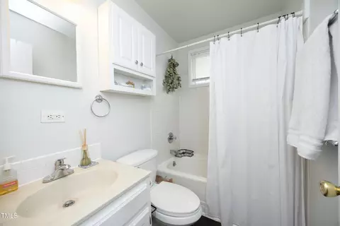 Bath - 609 Tower St, Raleigh, NC 27607 photo 1 of 3