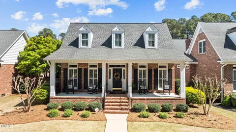242 Courtyard Ln, Fayetteville, NC 28303