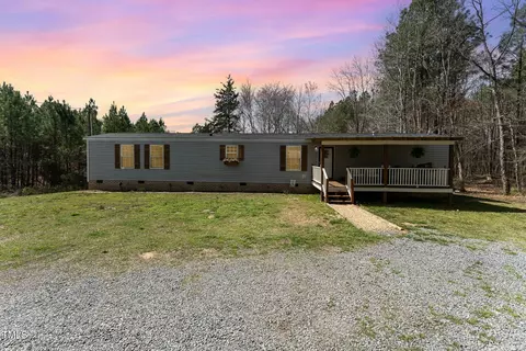862 Thrift Rd, Goldston, NC 27252