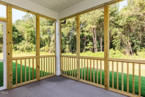 Exterior - 283 Golfview Ave, Benson, NC 27504 photo 3 of 4