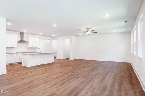 Living - 283 Golfview Ave, Benson, NC 27504 photo 1 of 3