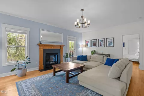 445 S Greensboro St, Carrboro, NC 27510