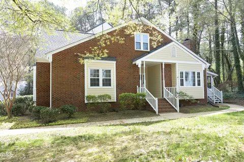 8310 Wycombe Ln, Raleigh, NC 27615