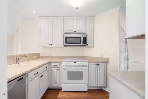 Kitchen - 107 Boldleaf Ct, Cary, NC 27513 photo 2 of 3