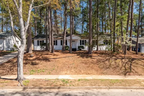 5812 Timber Ridge Dr, Raleigh, NC 27609