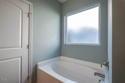 Bath - 626 Flaherty Ave, Wake Forest, NC 27587 photo 3 of 4