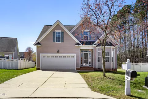 4005 Freesia Ct, Zebulon, NC 27597