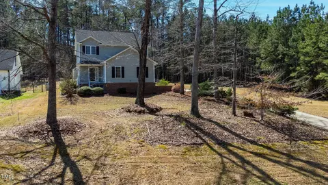 627 Nixon Dr, Sanford, NC 27330