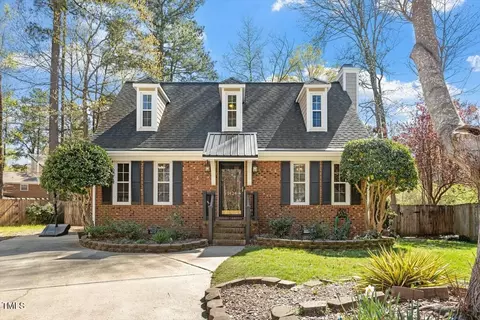 1424 Greenside Dr, Raleigh, NC 27609