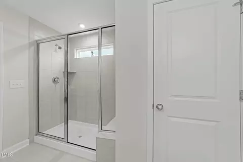 Bath - 118 Lockhaven Dr, Garner, NC 27529 photo 3 of 5