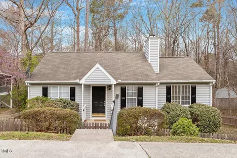 815 Riverbark Ln, Durham, NC 27703