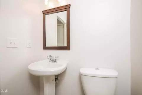 Bath - 613 Ashburn Ln, Durham, NC 27703 photo 3 of 3