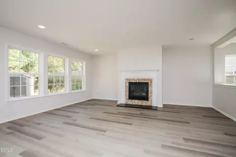 Living - 613 Ashburn Ln, Durham, NC 27703 photo 2 of 4