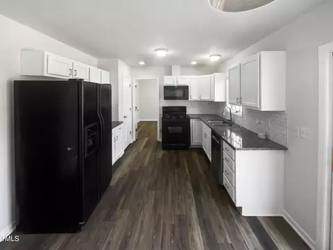 23 Round Spring Ln, Durham, NC 27712 photo 6