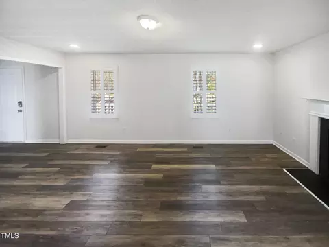 23 Round Spring Ln, Durham, NC 27712 photo 3