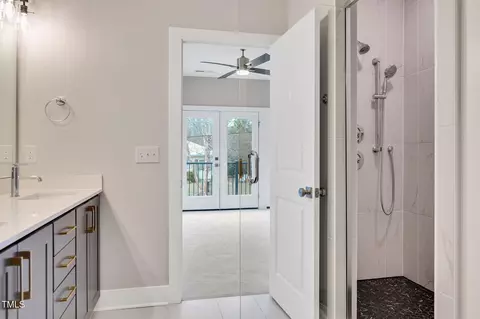 Bath - 2212 Edwin Ave #A, Durham, NC 27705 photo 4 of 4
