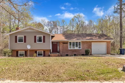 215 Longview Dr, Smithfield, NC 27577