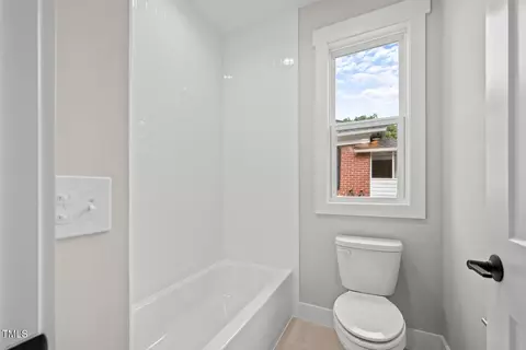 Bath - 2603 Vineyard St, Durham, NC 27707 photo 6 of 8