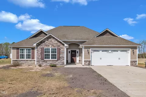 203 Jeter Dr, Pikeville, NC 27863