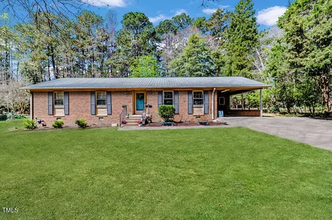 412 Winterlocken Dr, Sanford, NC 27330