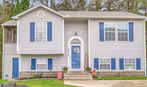 2816 Delco Ct, Raleigh, NC 27610