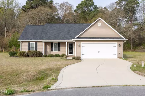 151 Goose Creek Cir, Dunn, NC 28334