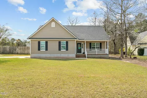 322 Carolina Oaks Cir, Linden, NC 28356