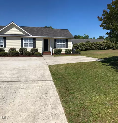 70 Ariel St, Lillington, NC 27546