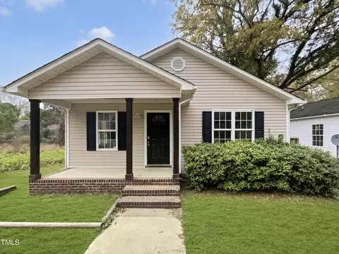 414 Longfellow St, Fuquay Varina, NC 27526