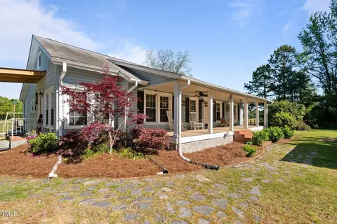 8211 Julian Rd, Dunn, NC 28334