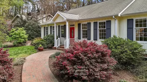 6719 Falconbridge Rd, Chapel Hill, NC 27517