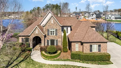 915 Dunleigh Dr, Burlington, NC 27215