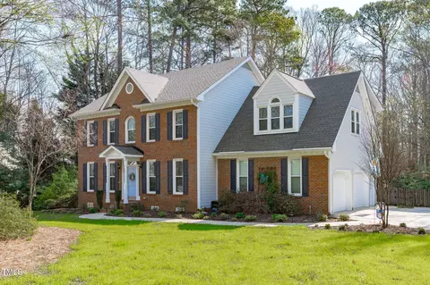 5220 Linksland Dr, Holly Springs, NC 27540