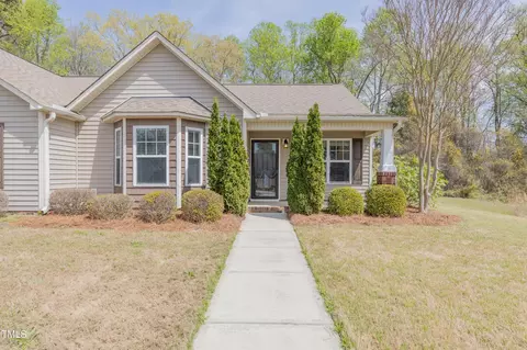 469 Winding Wood Dr, Clayton, NC 27520