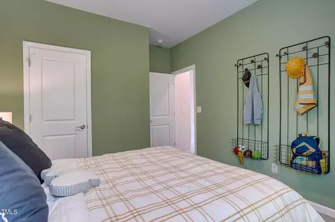 Bedroom - 160 Bruce Dr, Dunn, NC 28334 photo 4 of 7