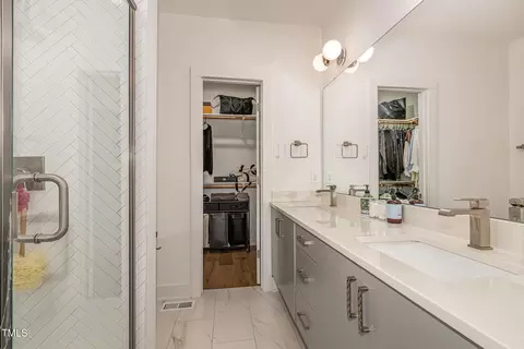Bath - 607 N Queen St, Durham, NC 27701 photo 2 of 4