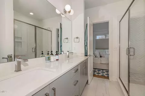 Bath - 607 N Queen St, Durham, NC 27701 photo 3 of 4