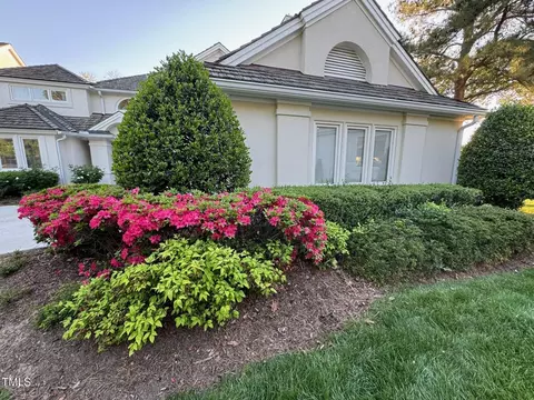 737 Crabtree Crossing Pkwy, Cary, NC 27513